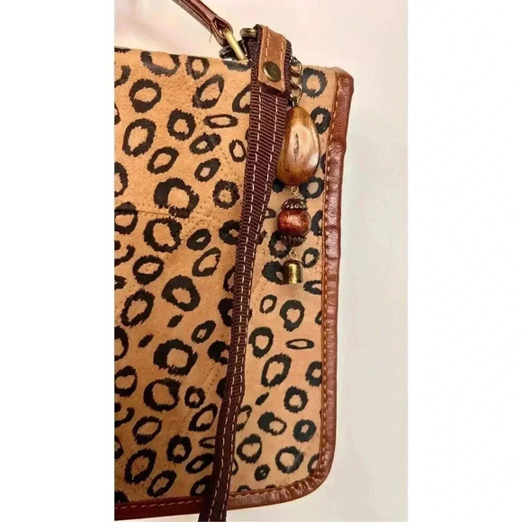 NWT Vaan & Co Womens Brown Casey Cheetah Print Upcycled Leather Crossbody Bag - Picture 4 of 15
